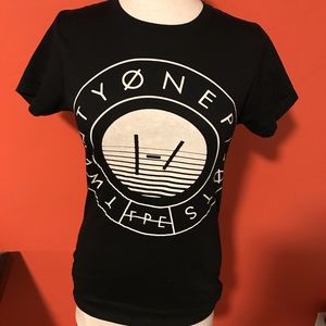 BOGO SALE!!!Twenty one pilots T-shirt